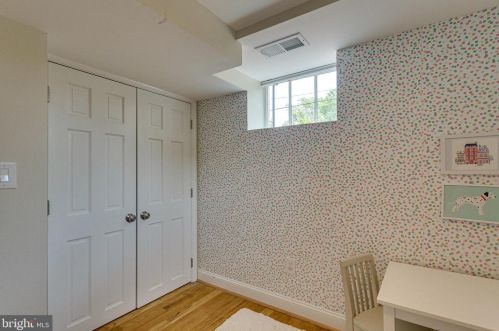 827 Royal St, Alexandria VA  22314-4340 exterior