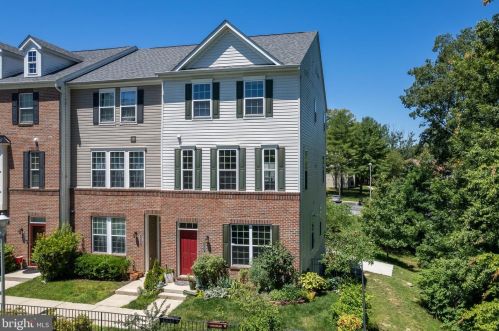 3557 Woodlake Dr, Silver Spring, MD 20904-4671