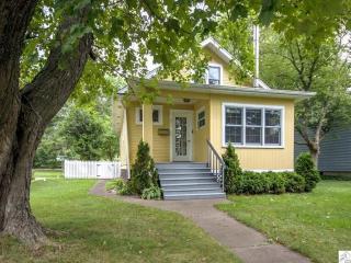 4211 Peabody St, Duluth, MN 55804-1417