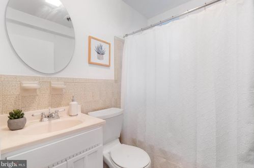 3708 Massachusetts Ave, Washington DC 20016-5812 exterior