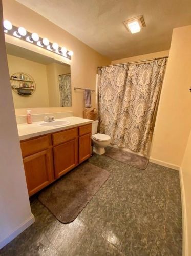 1004 Brookhaven Ln, Woonsocket RI 02895-2783 exterior