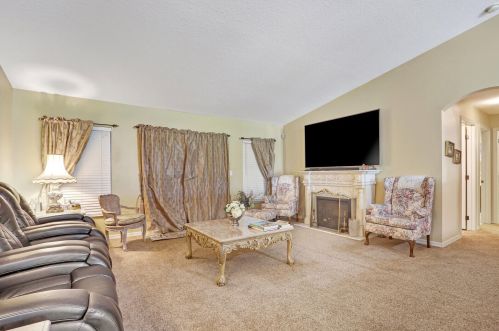 502 Ferris Dr, Fort Pierce FL 34983-8630 exterior