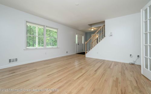 86 Serpentine Dr, Berkeley Township NJ  08721-3051 exterior