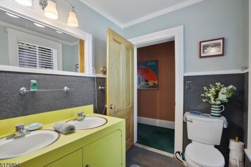 404 Moore St, Hackettstown NJ 07840-2142 exterior