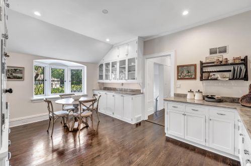 1469 Lilac Ln, Milwaukee WI  53217-2960 exterior