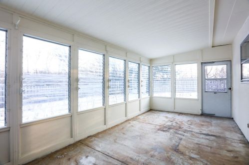 6808 Park Mnr Dr, Milwaukee WI 53224-4636 exterior