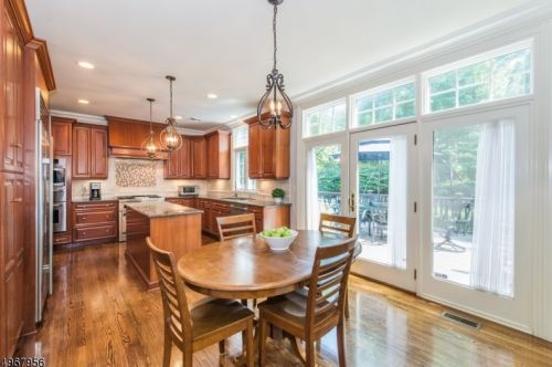 209 Lafayette Ave, Chatham Township NJ 07928-1864 exterior