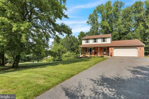 11 Caitlin Dr, Lincoln Heights, PA 19508-8590