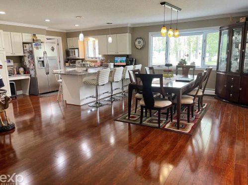 327 Cass St, Standish MI 48658-9229 exterior