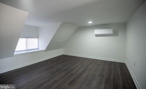 5148 Hazel Ave, Philadelphia PA 19143-1526 exterior