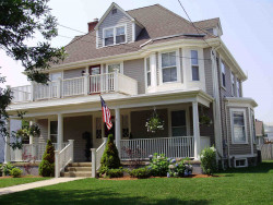 317 Nevada St, Newton MA 02460-1463 exterior