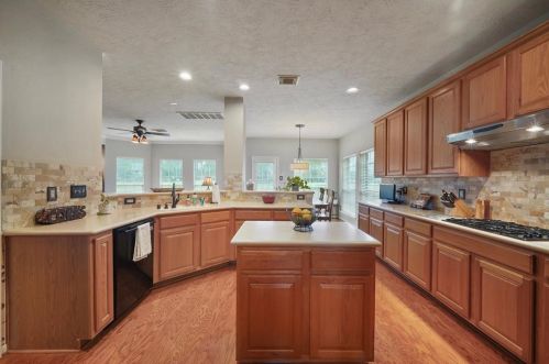 18146 Walden Frst Dr, Humble TX 77346-6023 exterior