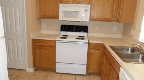 8308 10th St, Tampa FL 33604-3207 exterior