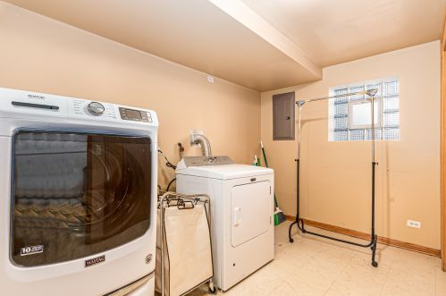 4806 Linder Ave, Chicago IL 60641-3250 exterior