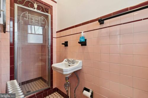 6252 Larchwood Ave, Philadelphia PA 19143-1912 exterior