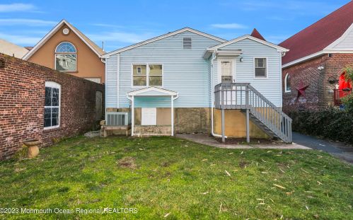 7 Church St, Locust NJ 07760-2104 exterior