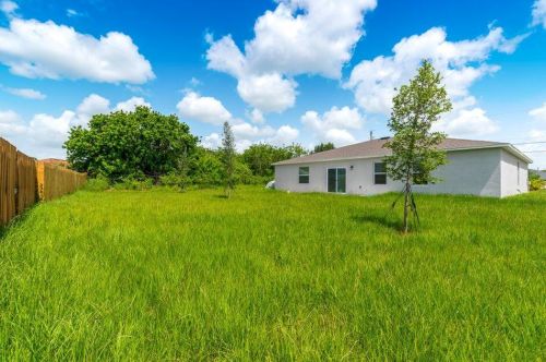 6186 Gatun Dr, Fort Pierce FL  34986-4402 exterior