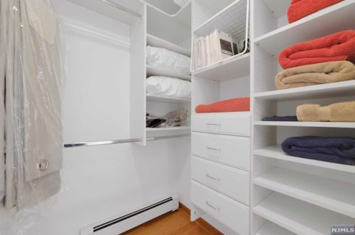 65 Holland Ave, Demarest NJ  07627-2705 exterior