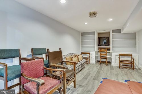 1276 Beverly Rd, Mc Lean VA 22101-2834 exterior