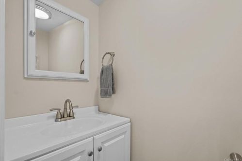 24 Tamarack Hl Dr, Poughkeepsie NY 12603-1112 exterior