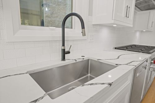 1323 Nelson St, Chicago IL 60657-3103 exterior