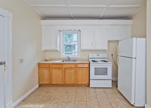 61 Euclid Ave, Springfield MA 01108-1725 exterior