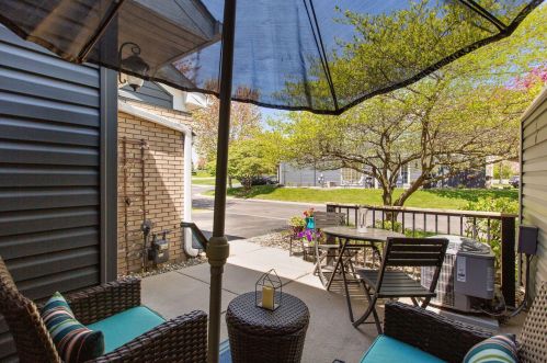 1770 Donegal Dr, Saint Paul, MN 55125-3339