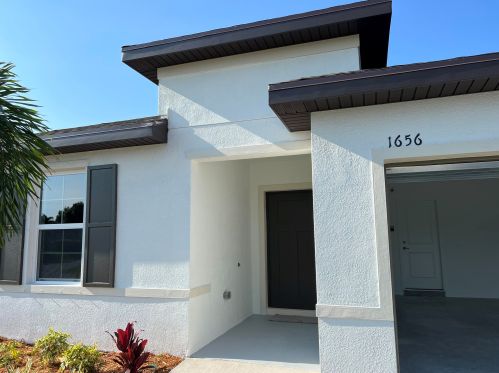 1656 Bascom Ave, Fort Pierce, FL 34953-1170