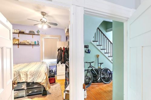 69 Arnold St, Providence RI 02906-1065 exterior