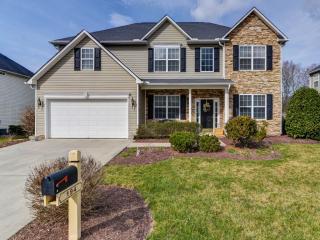 194 Wildbriar Rd, Fletcher, NC 28732-7786