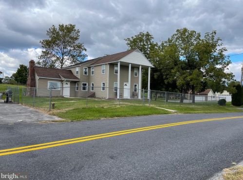 998 Plunkert Rd, Littlestown PA 17340-9643 exterior