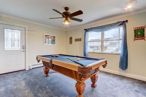 95 Midway St, Babylon NY  11702-4311 exterior