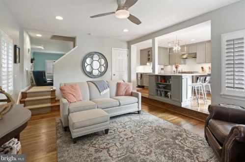 804 Enderby Dr, Alexandria VA 22302-2224 exterior