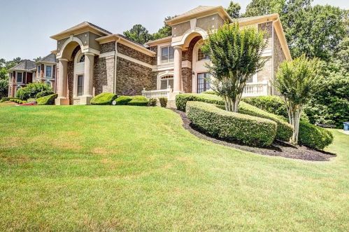 4835 Guilford Forest Dr, Atlanta, GA 30331-8373