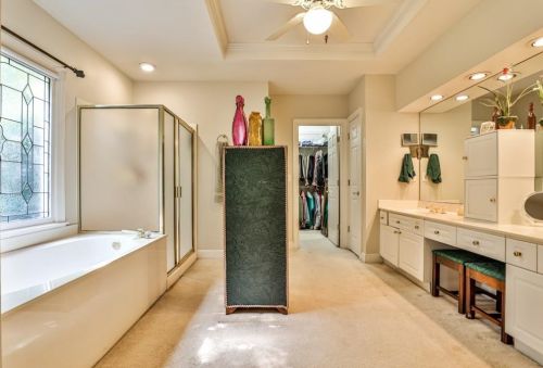 335 Craighead Dr, Atlanta GA 30319-1086 exterior