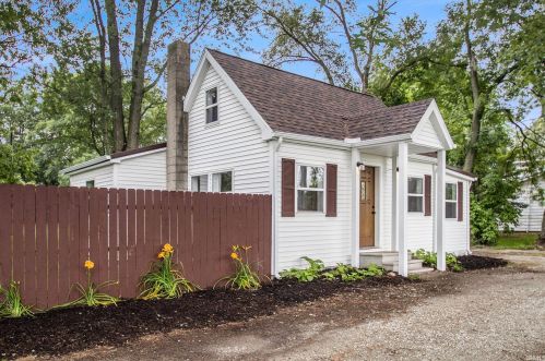 13568 Day Rd, Mishawaka, IN 46545-4730