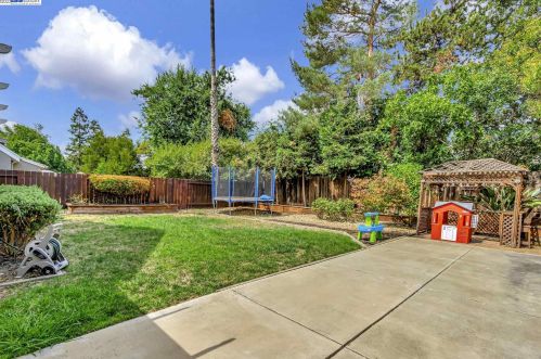 1479 Cape Cod Way, Concord CA  94521-2622 exterior