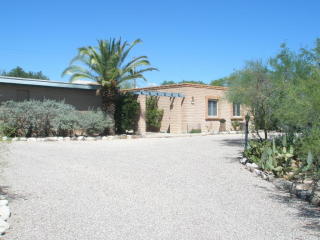 1940 Omar Dr, Tucson AZ  85704-1244 exterior