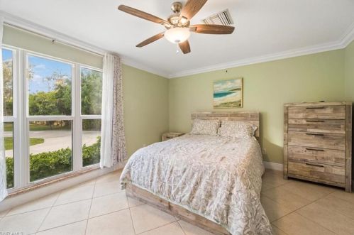 5341 Hickory Wood Dr, Naples FL 34119-1404 exterior