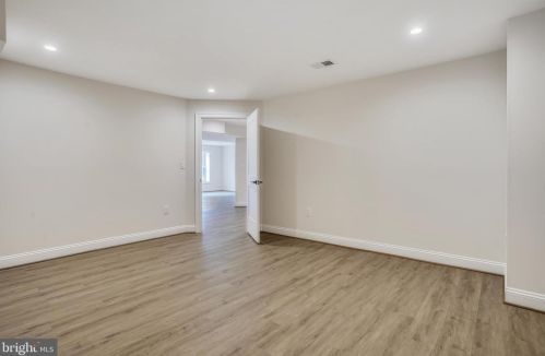 6811 Dillon Ave, Mc Lean VA 22101-4401 exterior