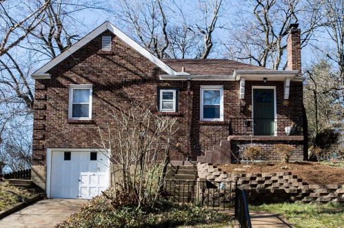 205 College Ave, Saint Louis MO 63107-1612 exterior