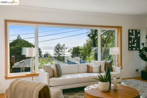 154 Avenida Dr, Berkeley, CA 94708-2125