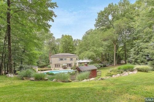 36 Saddle River Rd, Upper Saddle River NJ  07458-3205 exterior