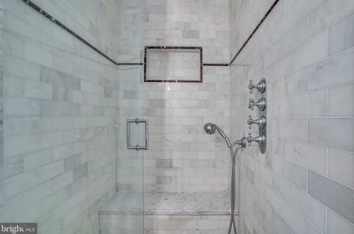 4828 Linnean Ave, Washington DC 20008-2123 exterior