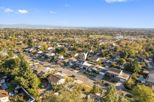 1850 Mariposa Ln, Fullerton CA  92833-1819 exterior