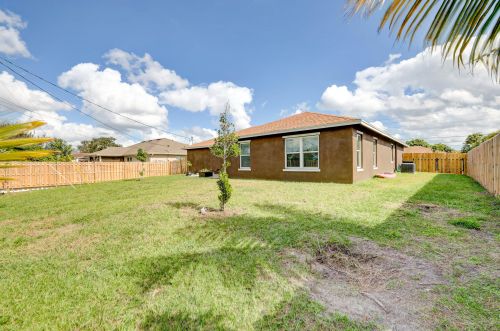 2356 Savona Blvd, Fort Pierce FL  34953-2215 exterior