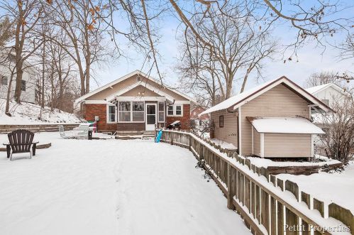 120 Grant St, Portland MI 48875-1532 exterior