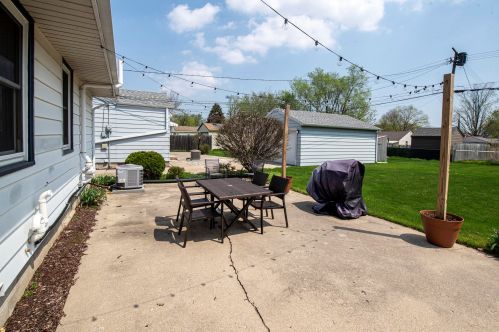 3842 84, Milwaukee WI 53228-1706 exterior