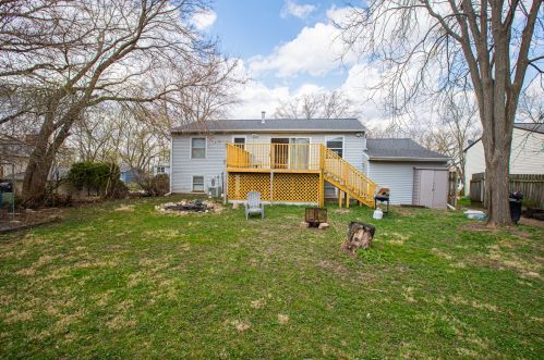 115 Melody Ln, Bull Valley IL 60098-2568 exterior