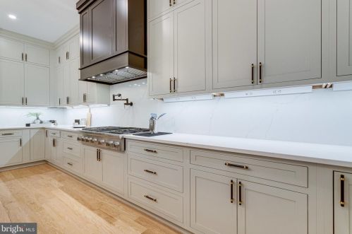 1520 Brookhaven Dr, Mc Lean VA  22101-4127 exterior